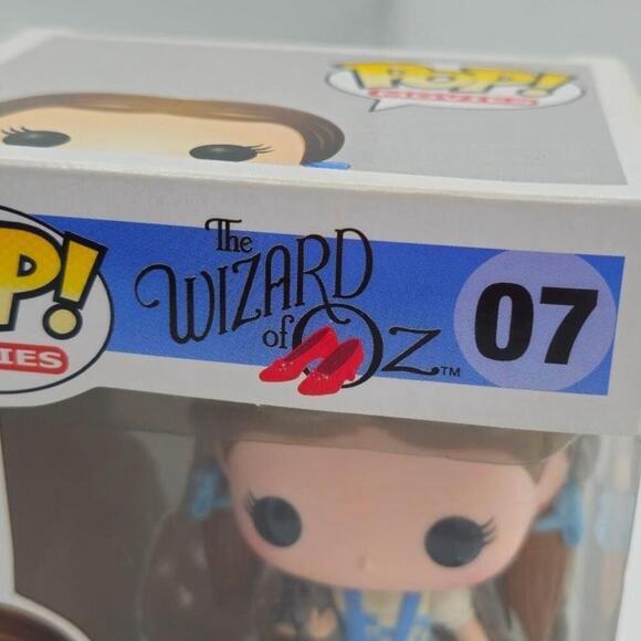 Funko POP! Dorothy & Toto The Wizard Of Oz #07 Vinyl Figure - Picture 2 of 6